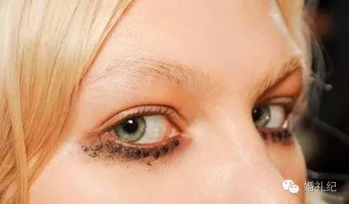 上門(mén)化妝多少錢(qián)一次_化妝上門(mén)錢(qián)一般多少_上門(mén)化妝一般多少錢(qián)