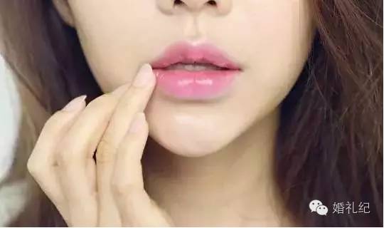 化妝上門(mén)錢(qián)一般多少_上門(mén)化妝多少錢(qián)一次_上門(mén)化妝一般多少錢(qián)