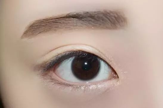 紋眉視頻初學(xué)者_(dá)視頻紋眉教材_紋眉手法好的視頻教程