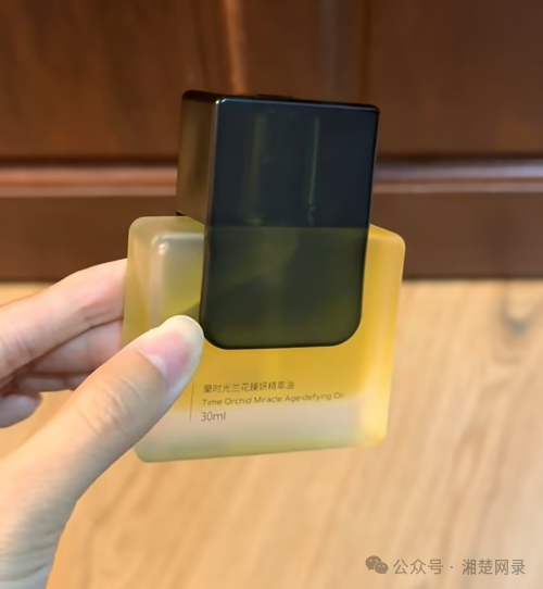 護(hù)膚品補(bǔ)水好還是緊致好_補(bǔ)水好的護(hù)膚品_護(hù)膚品補(bǔ)水好評(píng)語30字