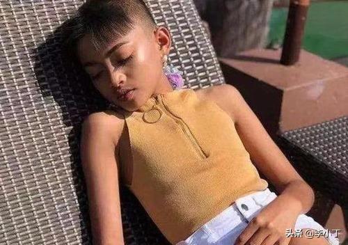 男孩兒化妝視頻_男孩的化妝教程視頻_小男孩簡單化妝