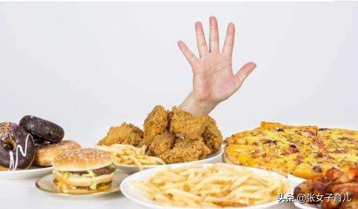 哺乳期間，寶媽天天吃東西，可能導致母乳變為“毒奶”，你知道么